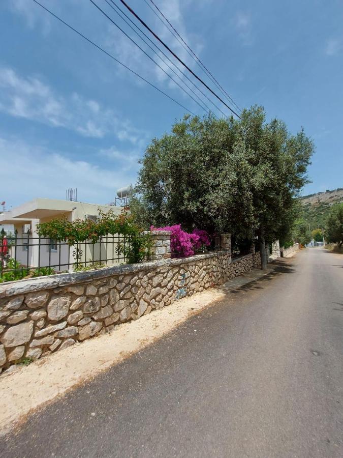 Vila Rexhaj Ksamil Luaran gambar
