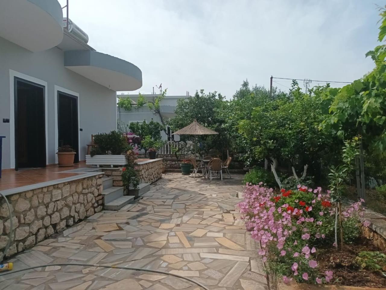 Vila Rexhaj Ksamil Luaran gambar